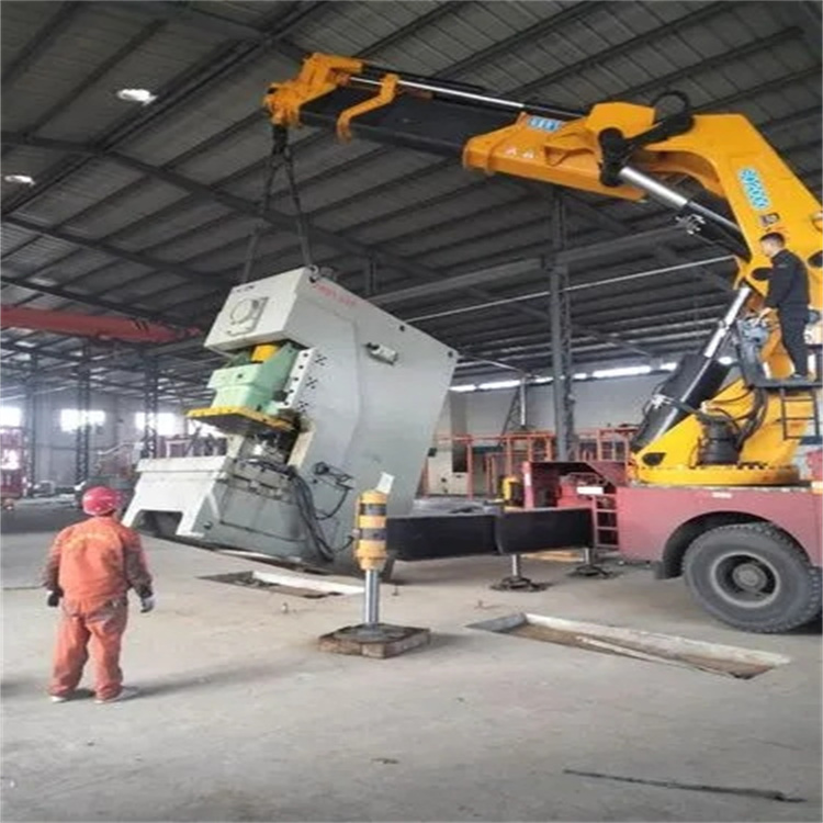 兰陵80吨折臂吊车出租附近电话